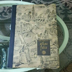 Vintage NATIONAL GEOGRAPHIC SOCIETY Atlas Folio